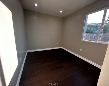 1564 W Phillips Boulevard - Photo Thumbnail 13