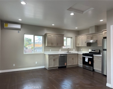 1564 W Phillips Boulevard - Photo Thumbnail 8