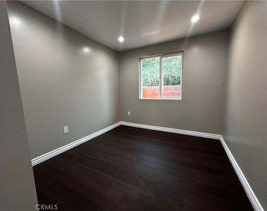 1564 W Phillips Boulevard - Photo Thumbnail 18