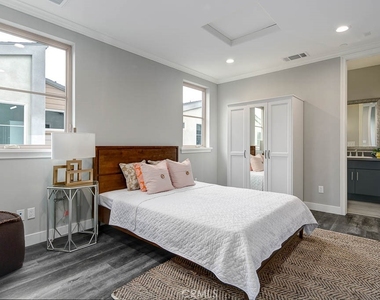 530 Fano Street - Photo Thumbnail 15