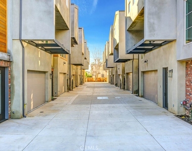 530 Fano Street - Photo Thumbnail 2