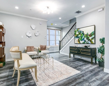 530 Fano Street - Photo Thumbnail 4