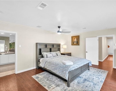 2500 Benedict Canyon - Photo Thumbnail 11