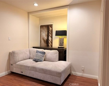 2500 Benedict Canyon - Photo Thumbnail 16