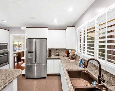 2500 Benedict Canyon - Photo Thumbnail 6
