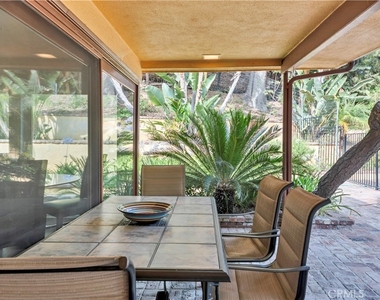 2500 Benedict Canyon - Photo Thumbnail 19