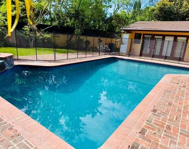 2500 Benedict Canyon - Photo Thumbnail 28