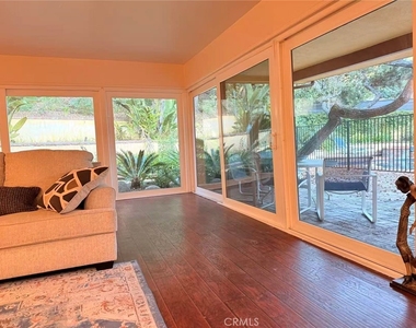 2500 Benedict Canyon - Photo Thumbnail 4