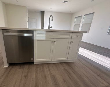 3903 E Carmel Privado - Photo Thumbnail 5