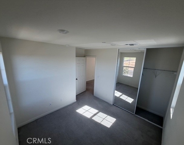 3903 E Carmel Privado - Photo Thumbnail 12