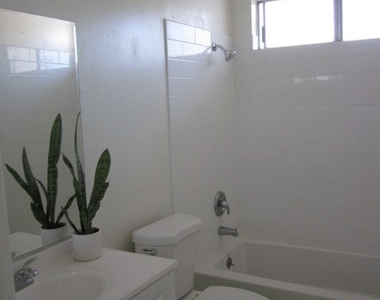 8416 Mission Drive - Photo Thumbnail 6