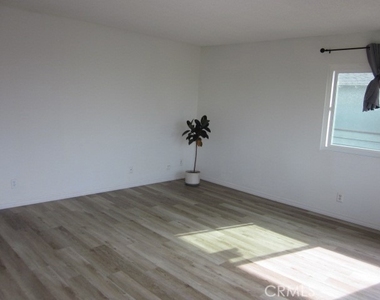 8416 Mission Drive - Photo Thumbnail 4