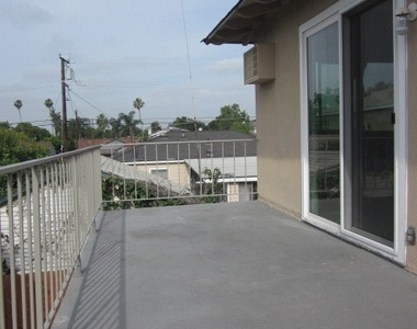 8416 Mission Drive - Photo Thumbnail 3