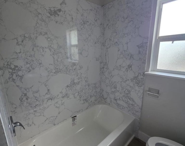20331 Concord Ave - Photo Thumbnail 7