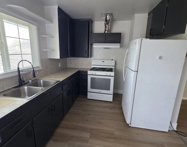20331 Concord Ave - Photo Thumbnail 5