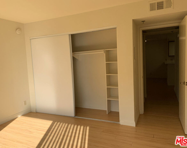 420 S Harvard Boulevard - Photo Thumbnail 10