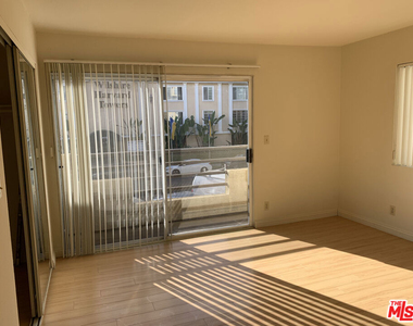 420 S Harvard Boulevard - Photo Thumbnail 9
