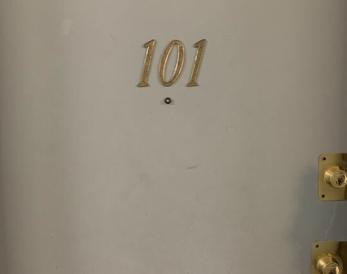 420 S Harvard Boulevard - Photo Thumbnail 1