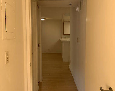 420 S Harvard Boulevard - Photo Thumbnail 15
