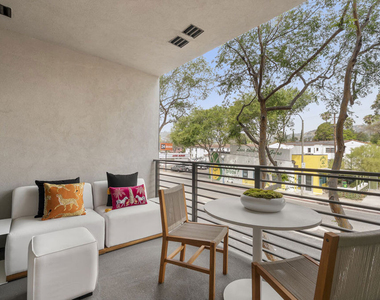 7428 Santa Monica Boulevard - Photo Thumbnail 18