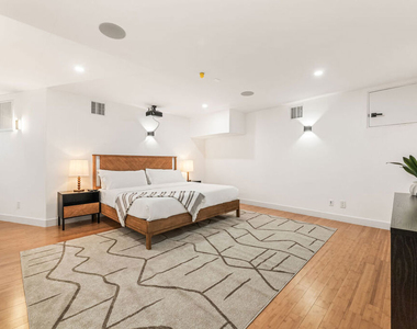 8425 Hillside Avenue - Photo Thumbnail 42