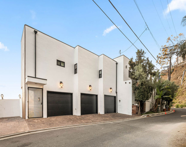 8425 Hillside Avenue - Photo Thumbnail 14