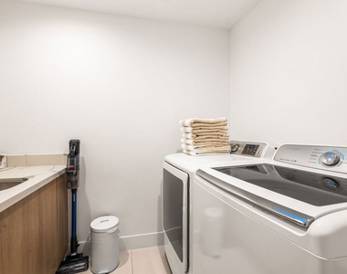 8425 Hillside Avenue - Photo Thumbnail 48