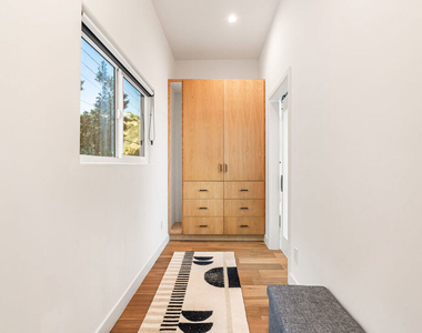 8425 Hillside Avenue - Photo Thumbnail 17