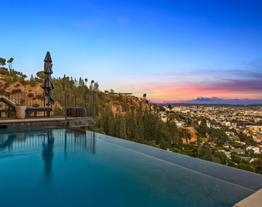 8425 Hillside Avenue - Photo Thumbnail 10