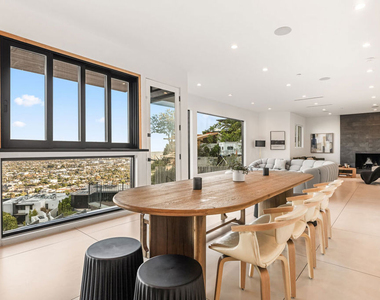8425 Hillside Avenue - Photo Thumbnail 8