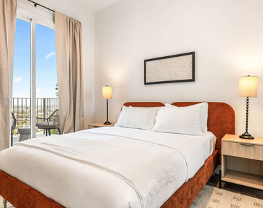 8425 Hillside Avenue - Photo Thumbnail 34