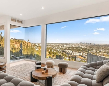 8425 Hillside Avenue - Photo Thumbnail 2