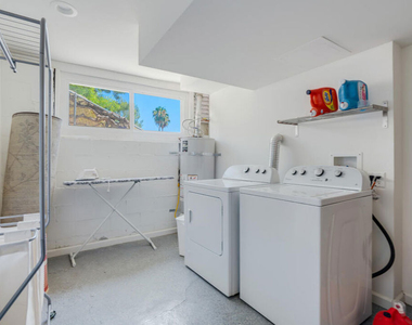 5343 Tendilla Avenue - Photo Thumbnail 12