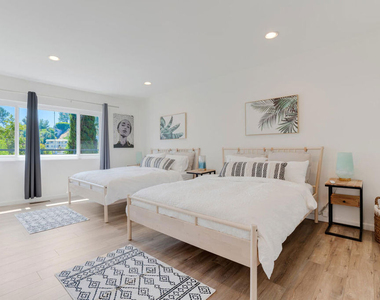 5343 Tendilla Avenue - Photo Thumbnail 4