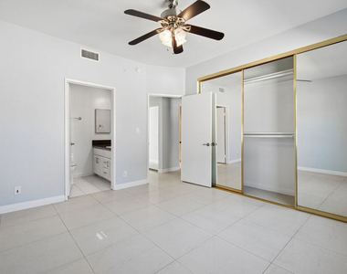 5715 Olympic Boulevard - Photo Thumbnail 8