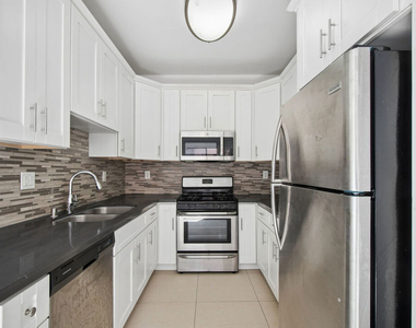 5715 Olympic Boulevard - Photo Thumbnail 5