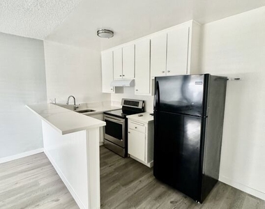 7524 Sepulveda Boulevard - Photo Thumbnail 3