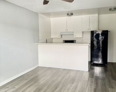 7524 Sepulveda Boulevard - Photo Thumbnail 1
