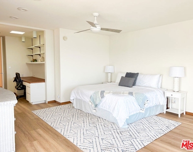 24150 Malibu Road - Photo Thumbnail 21