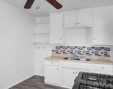 1423 Martin Luther King Jr Avenue - Photo Thumbnail 10