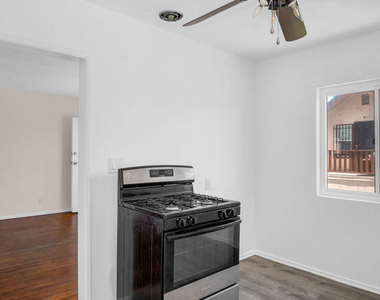 1423 Martin Luther King Jr Avenue - Photo Thumbnail 8