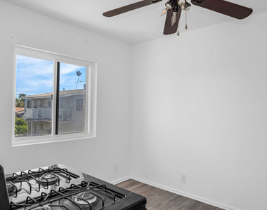 1423 Martin Luther King Jr Avenue - Photo Thumbnail 7