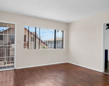 1423 Martin Luther King Jr Avenue - Photo Thumbnail 4
