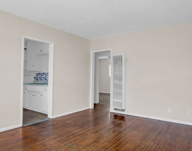 1423 Martin Luther King Jr Avenue - Photo Thumbnail 5