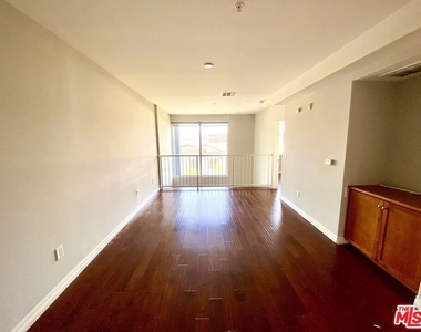629 Traction Avenue - Photo Thumbnail 7