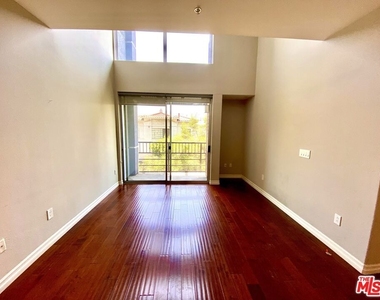 629 Traction Avenue - Photo Thumbnail 4
