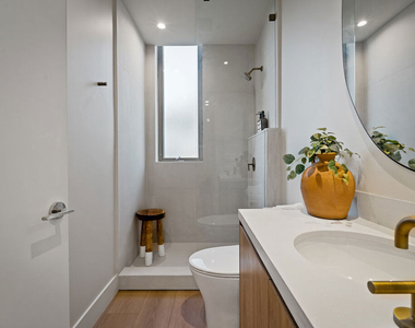 755 N Alfred Street - Photo Thumbnail 5