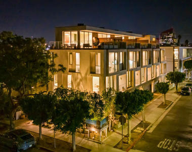 755 N Alfred Street - Photo Thumbnail 18