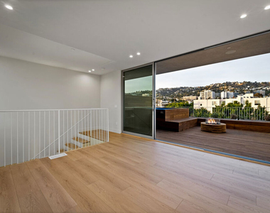 755 N Alfred Street - Photo Thumbnail 11