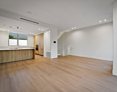 755 N Alfred Street - Photo Thumbnail 2